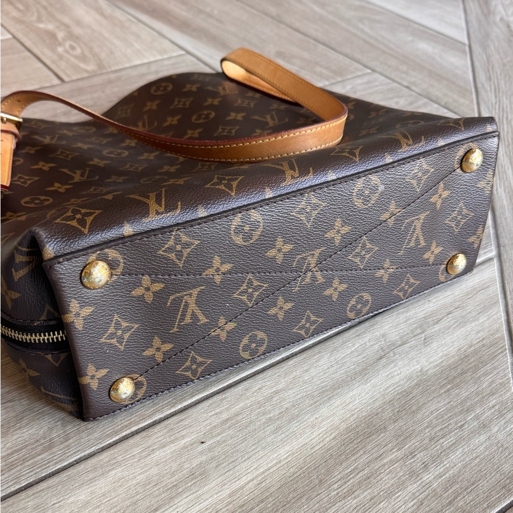 Louis Vuitton Classic Monogram Brown Tote - Picture 13 of 13